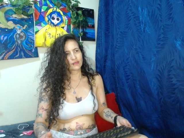 leyla-hot