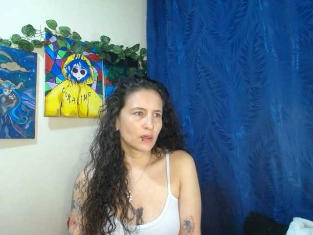 leyla-hot