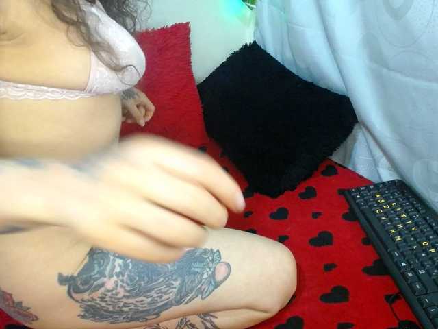 leyla-hot's BongaCams show and profile