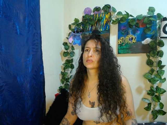 leyla-hot live cam on BongaCams