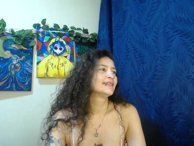 leyla-hot