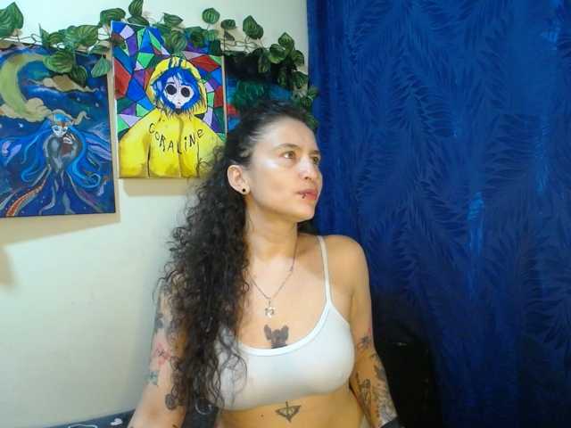 leyla-hot live cam on BongaCams