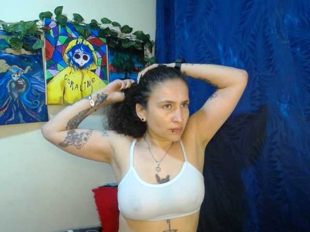 leyla-hot, en directo ahora en BongaCams