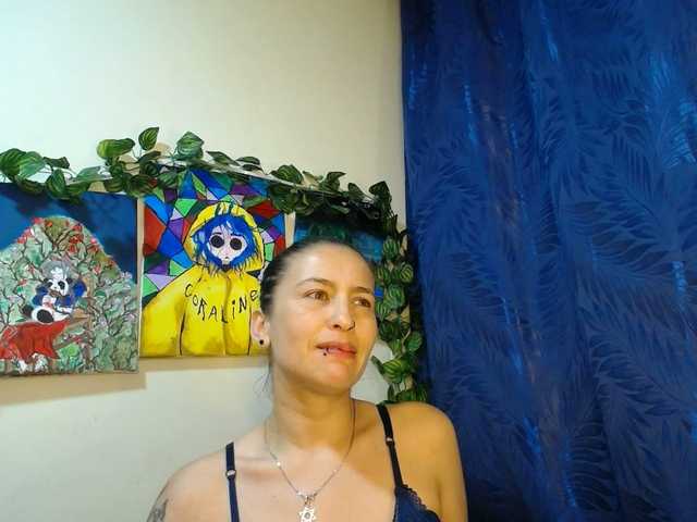 leyla-hot