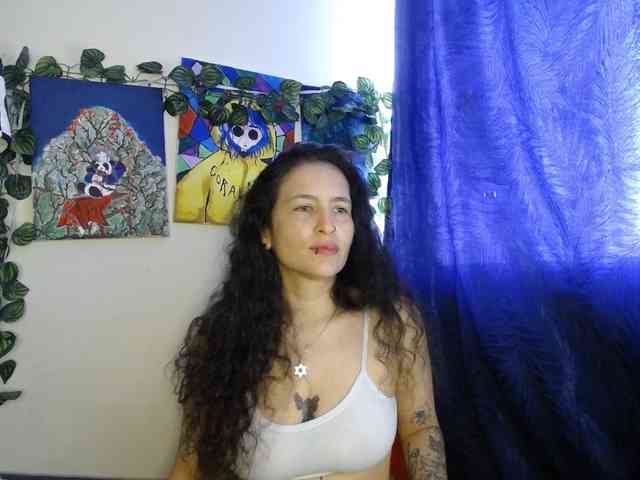 leyla-hot webcam