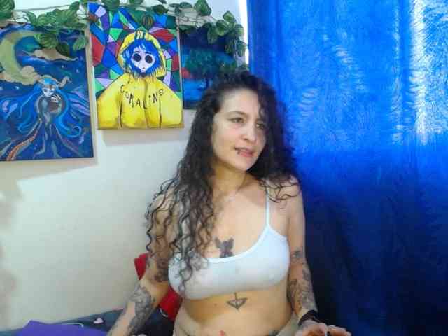 leyla-hot