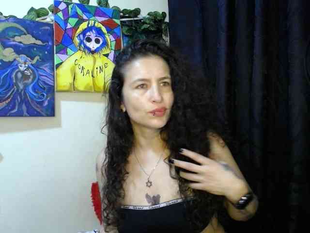 leyla-hot leyla-hot