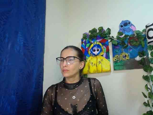 leyla-hot webcam