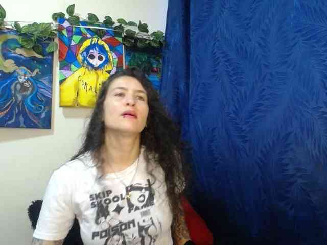 leyla-hot leyla-hot