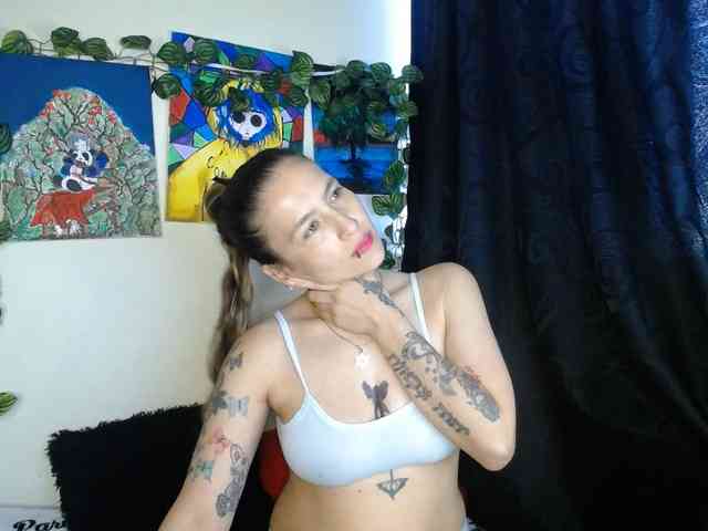 leyla-hot leyla-hot