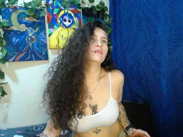 leyla-hot leyla-hot