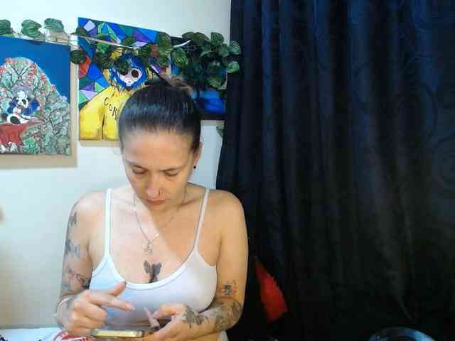 leyla-hot Live Webcam on BongaCams