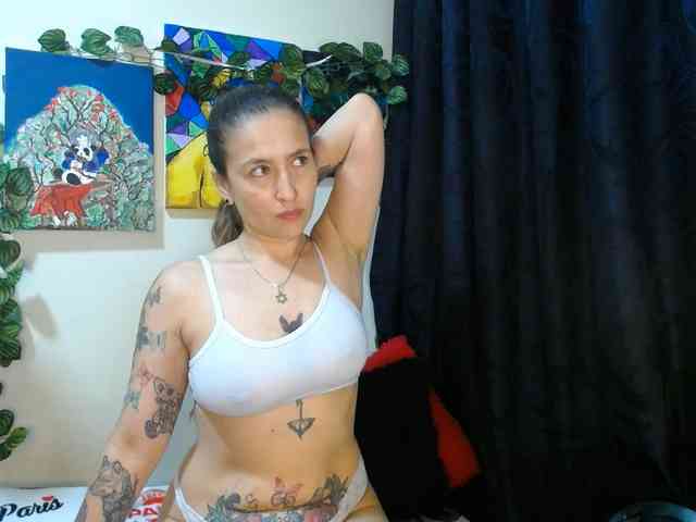 leyla-hot webcam