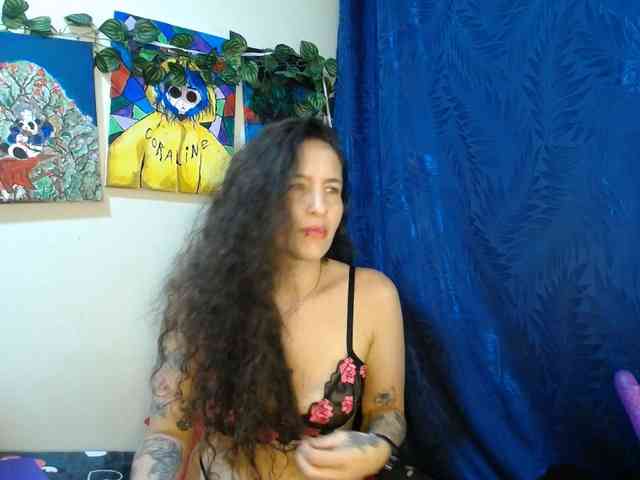 leyla-hot leyla-hot