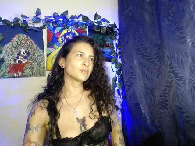 leyla-hot webcam
