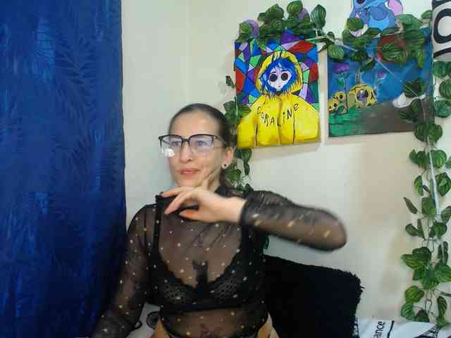 leyla-hot webcam