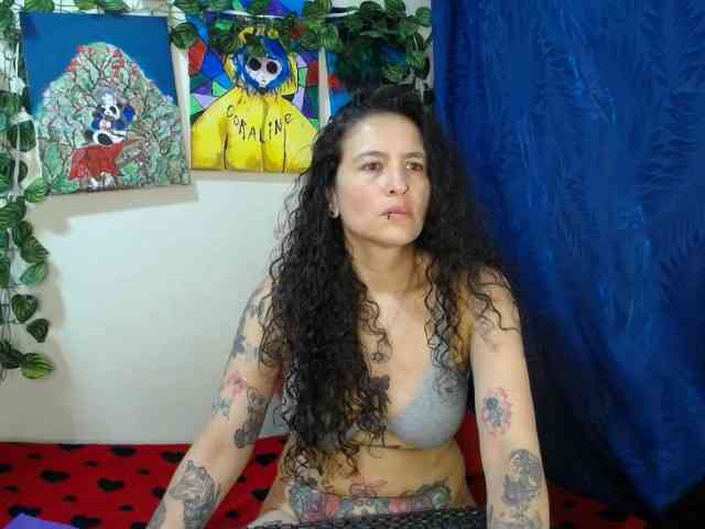 leyla-hot webcam