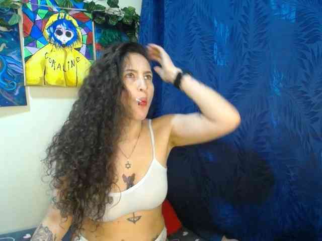 leyla-hot