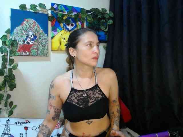 leyla-hot webcam