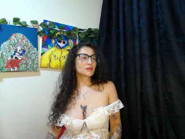 leyla-hot webcam