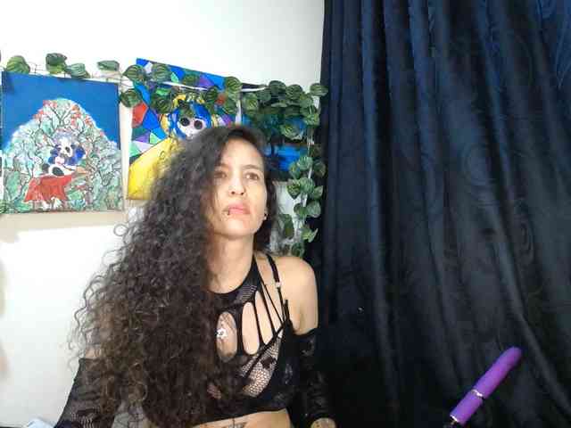 leyla-hot