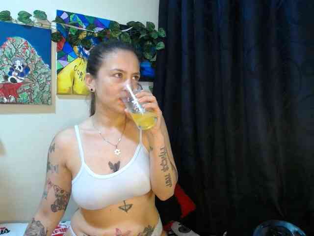 leyla-hot webcam