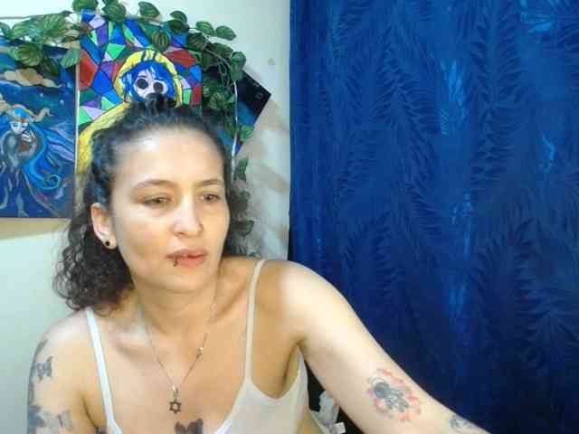 leyla-hot webcam
