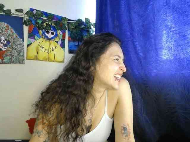 leyla-hot webcam