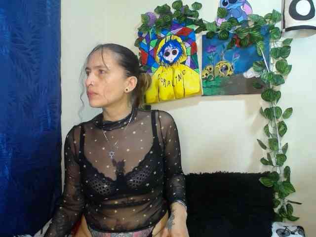 leyla-hot