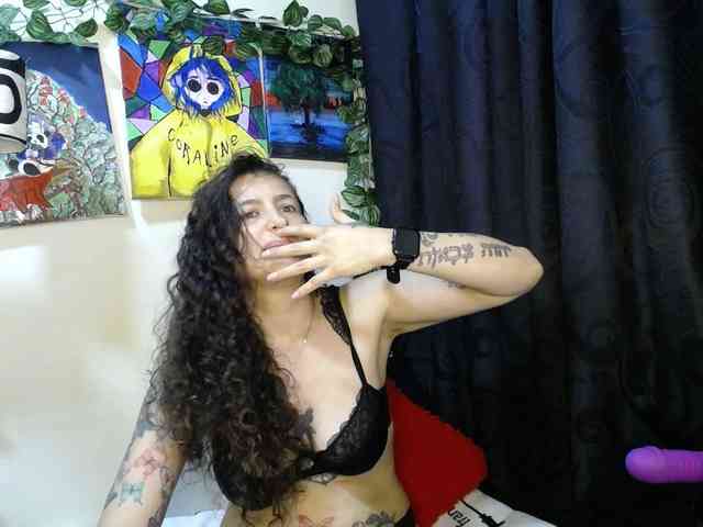 leyla-hot