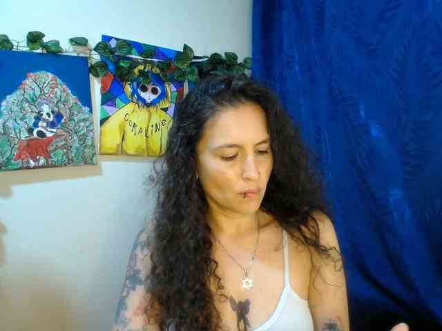 leyla-hot webcam