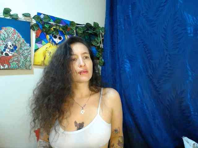 leyla-hot webcam