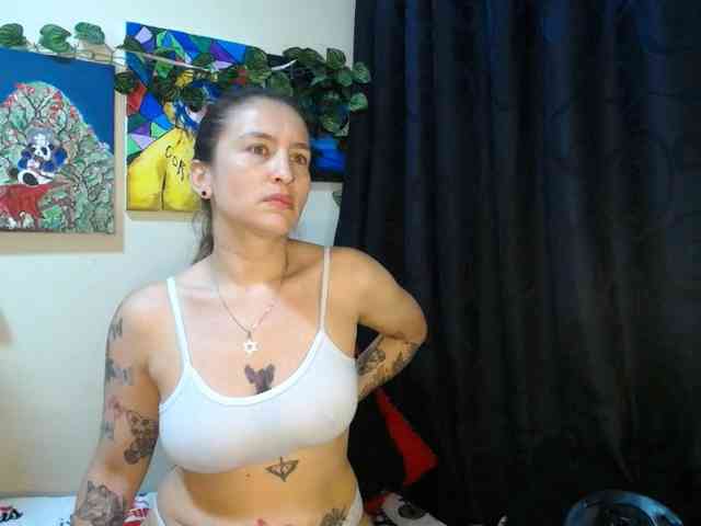 leyla-hot webcam