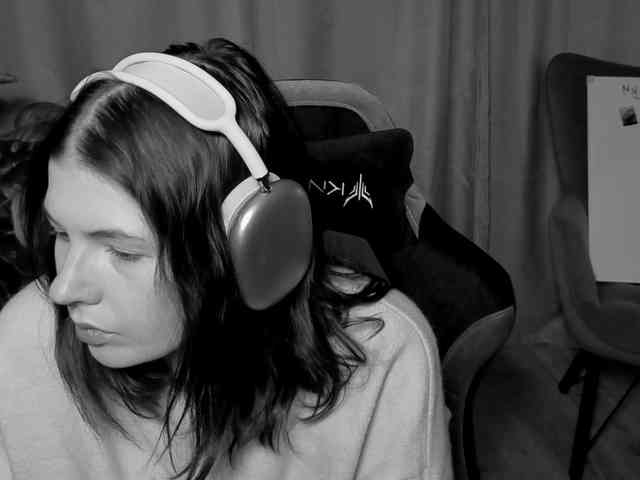 Lady_Darkness webcam