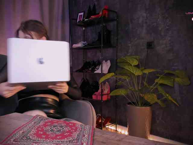 Lady_Darkness webcam