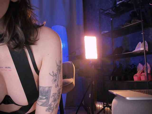 Lady_Darkness webcam