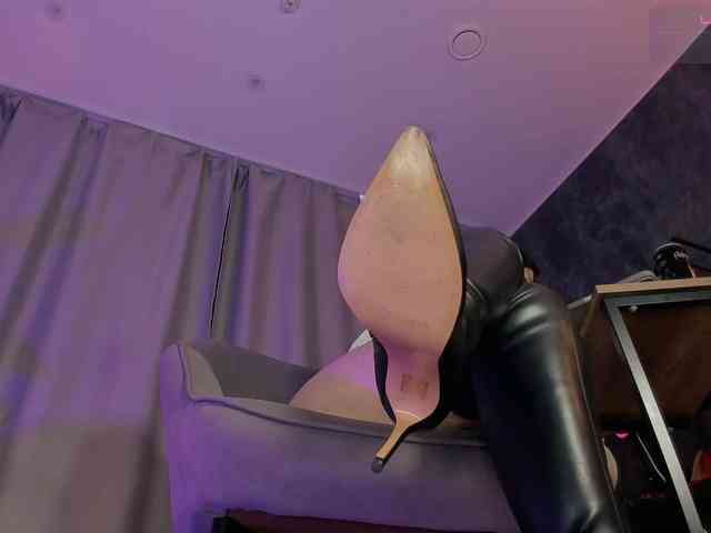 Lady_Darkness webcam