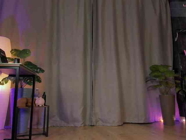Lady_Darkness webcam
