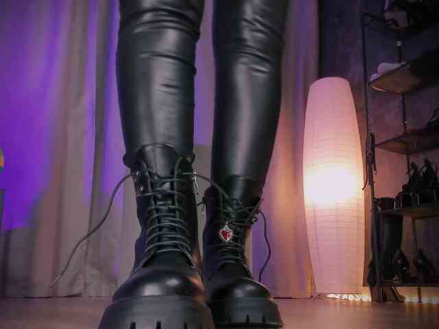 Lady_Darkness webcam