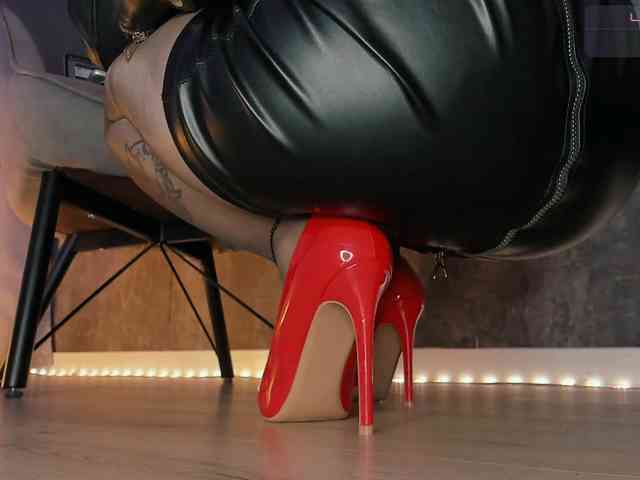 Lady_Darkness webcam