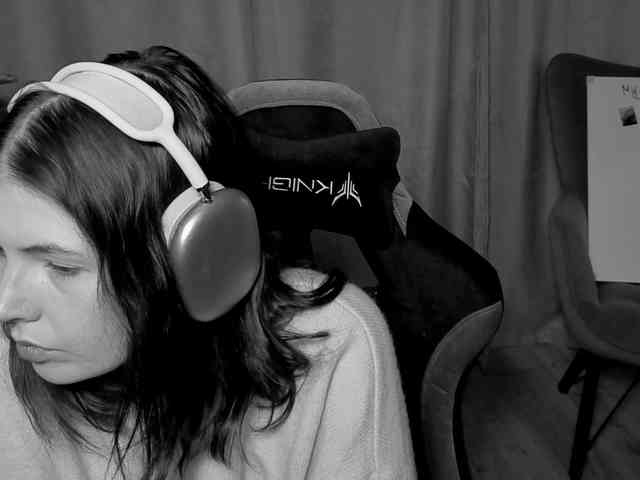 Lady_Darkness webcam