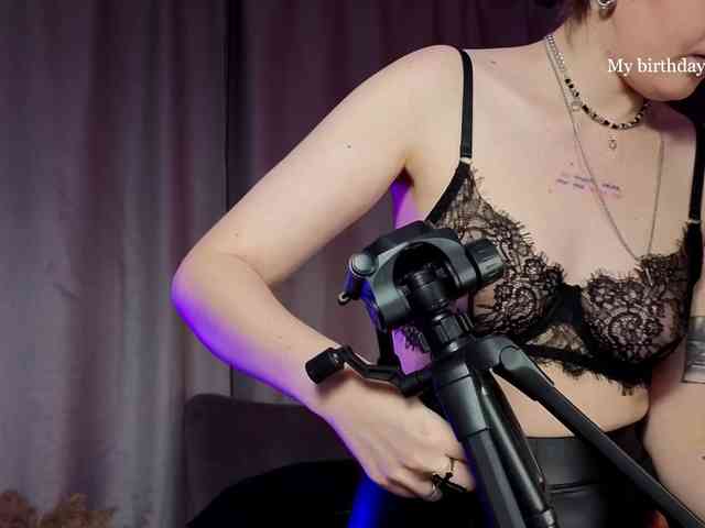 Lady_Darkness webcam