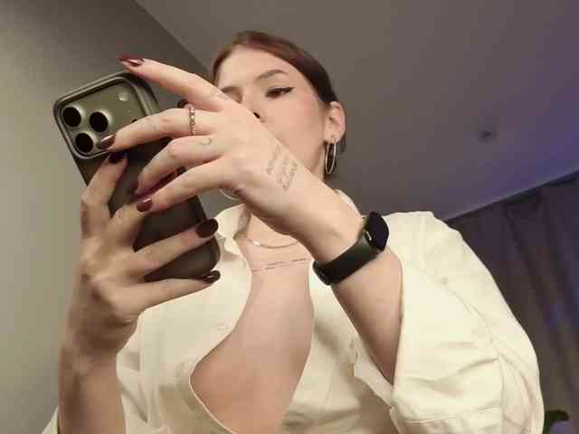 Lady_Darkness webcam
