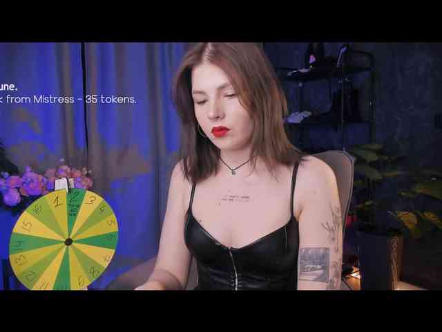 Lady_Darkness webcam