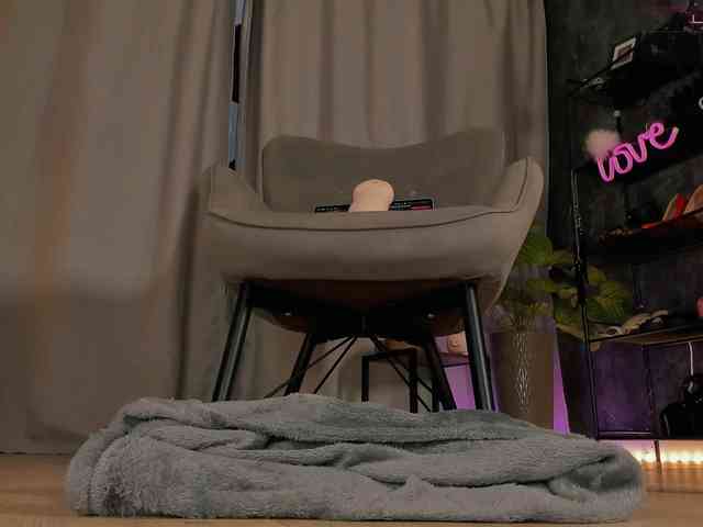 Lady_Darkness webcam