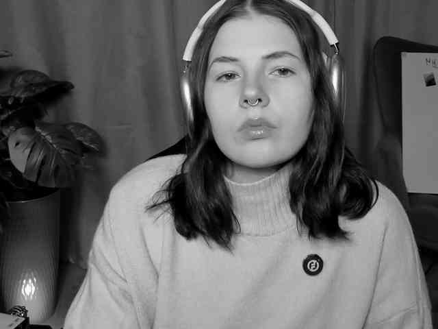 Lady_Darkness webcam
