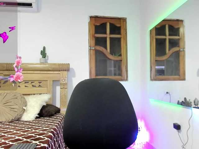 oriana-faddila live cam on BongaCams