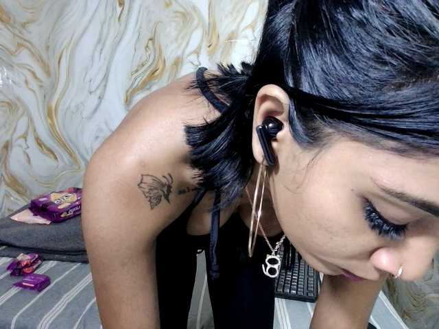 cherryindian4u live cam on BongaCams