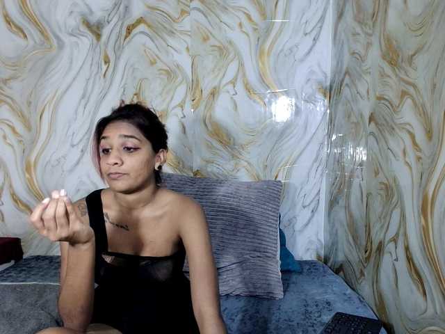 cherryindian4u live cam on BongaCams