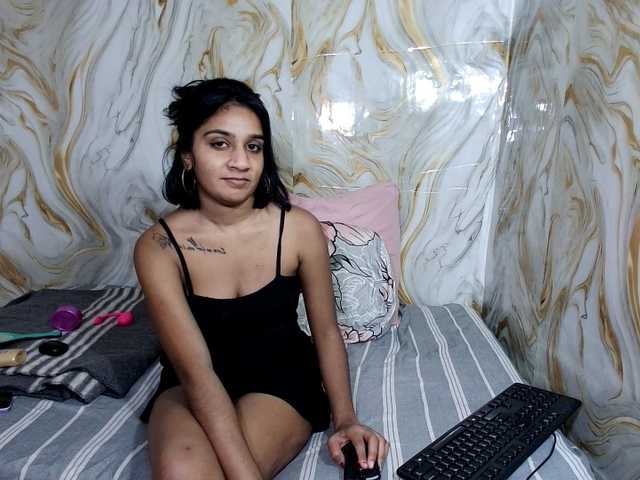 cherryindian4u live cam on BongaCams